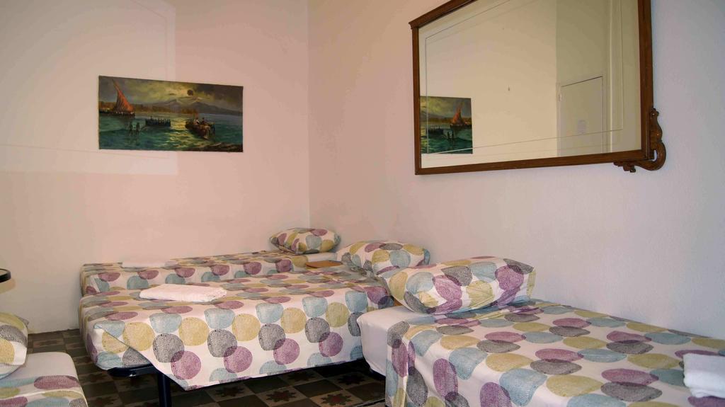 เพนชั่น อาโรซา Hotel บาร์เซโลนา ห้อง รูปภาพ