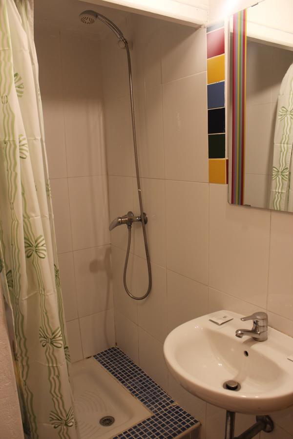 เพนชั่น อาโรซา Hotel บาร์เซโลนา ภายนอก รูปภาพ